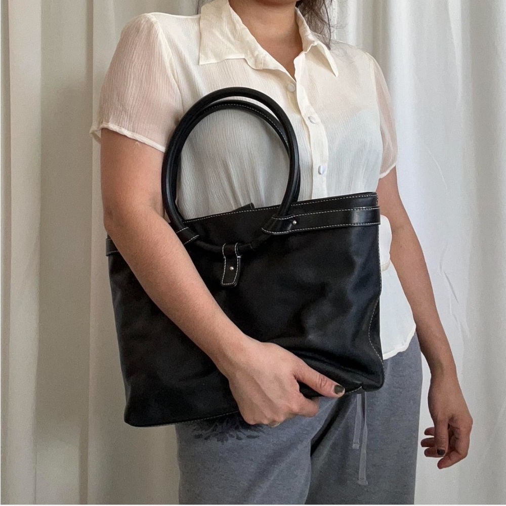 Vintage LOFT black leather tote bag. - Picture 4 of 8